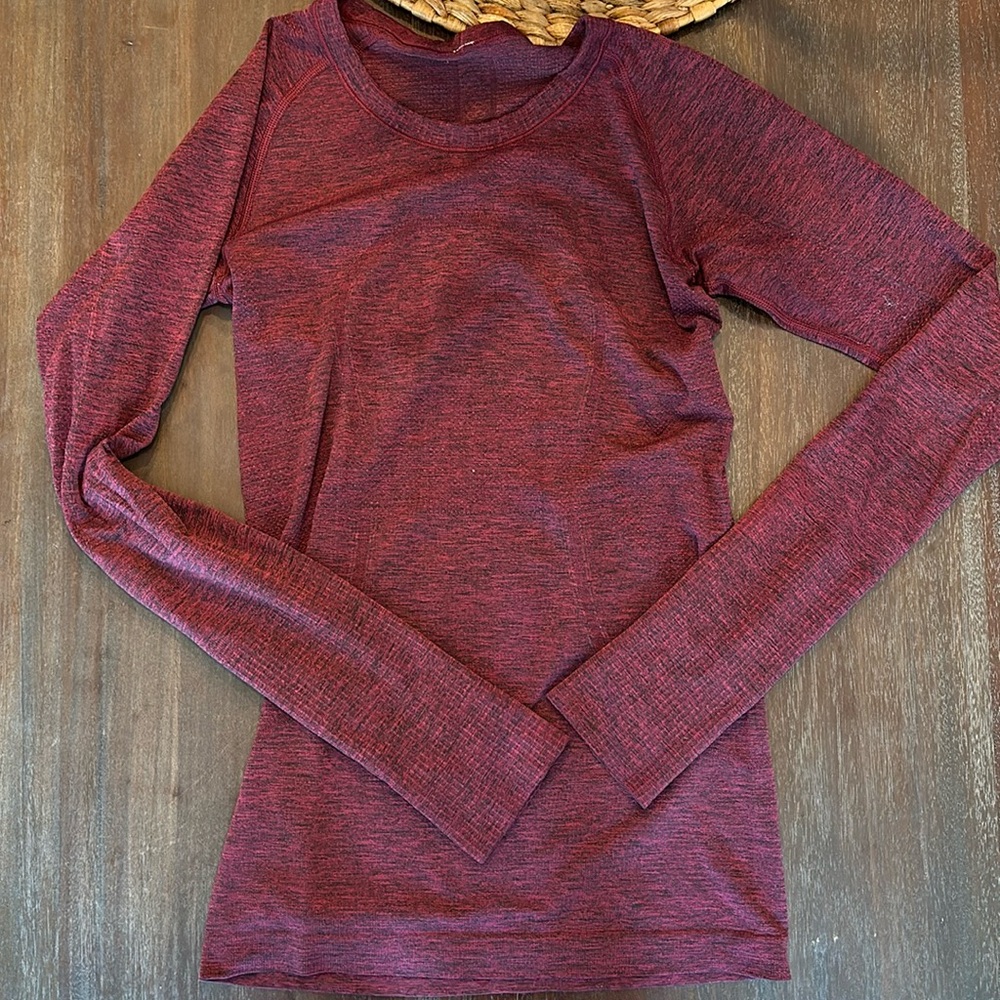 Lululemon Long sleeve running shirt with thumb holes